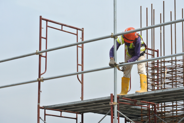 Navigating Scaffolding Risks on Construction Sites: Enhancing Safety with Safety Inspection Tags
